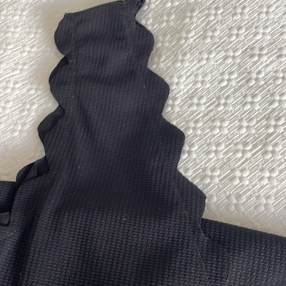 Classic and quality Marysia scalloped dress!! - Picture 6 of 6